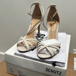 Schutz Antonina in pearl